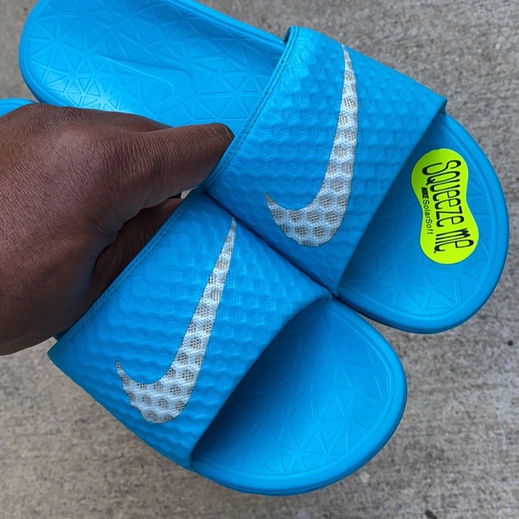 EUC WMNS NIKE BENASSI SOLARSOFT SLIDES
JDI TEALS AQUAS WHITES LIMIT RARE COLOR - Picture 6 of 9